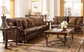 تصویر 4 از مبلمان  راحتی قهوه ای در فضای آرام خانه